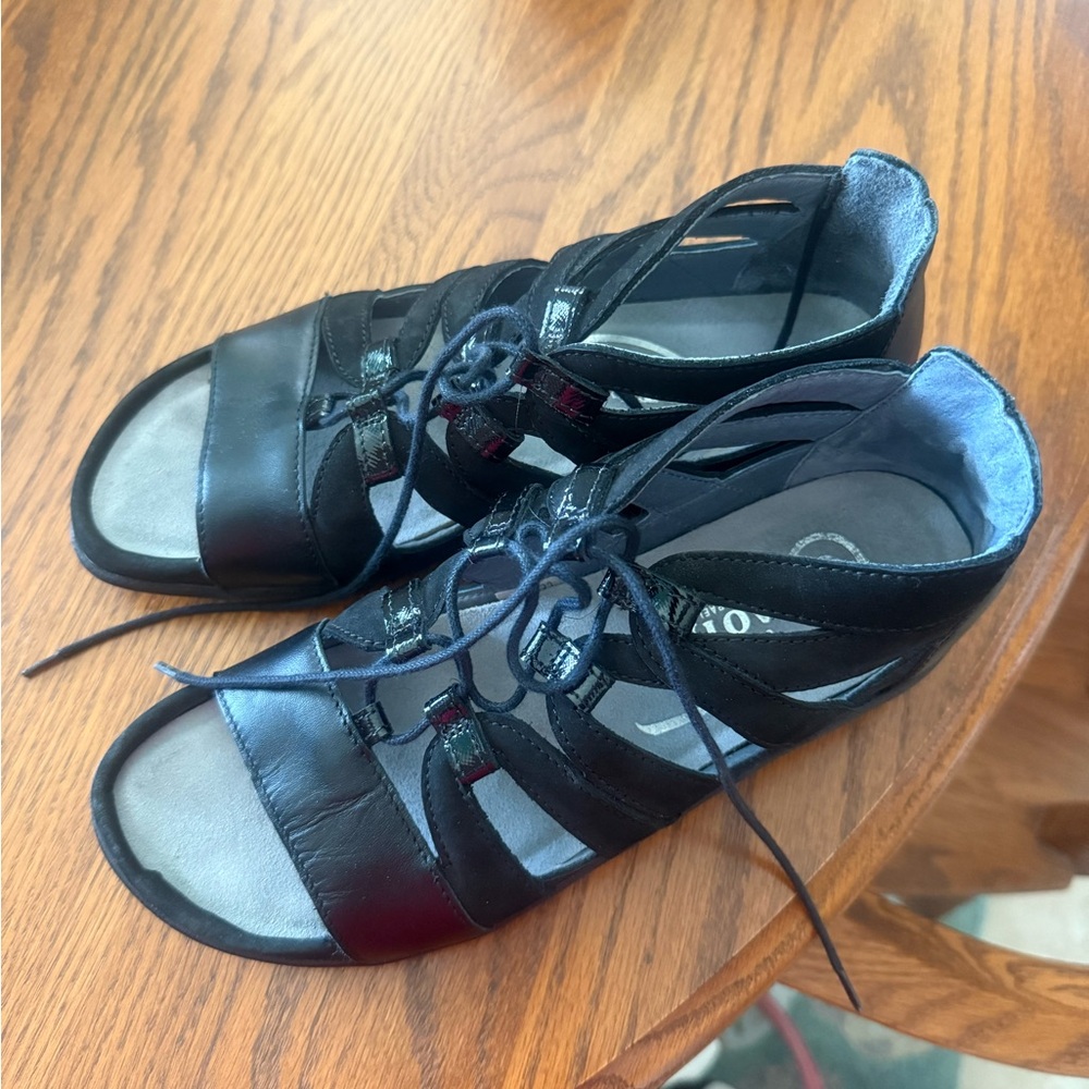 New Naot Black Strappy Sandals w/o box